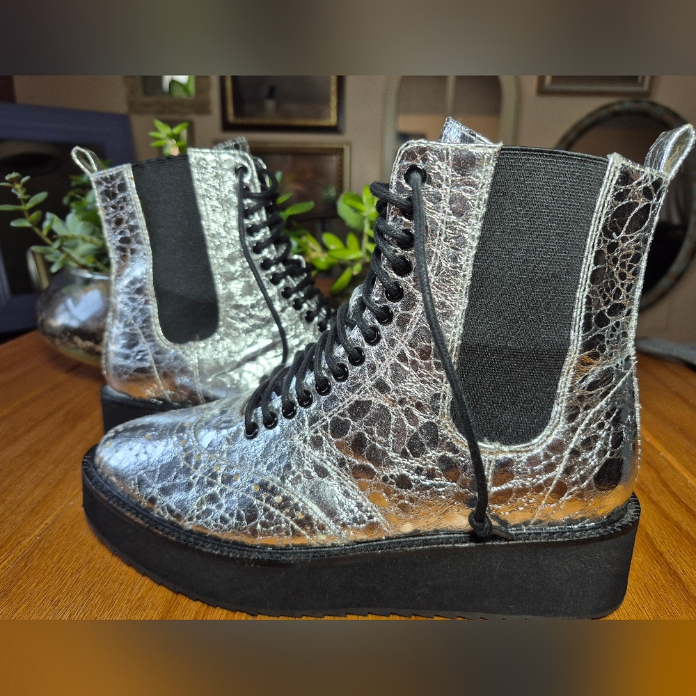 Shellys London Metallic Silver Platform clcombat‎ Boots- Size 36 (US 6)